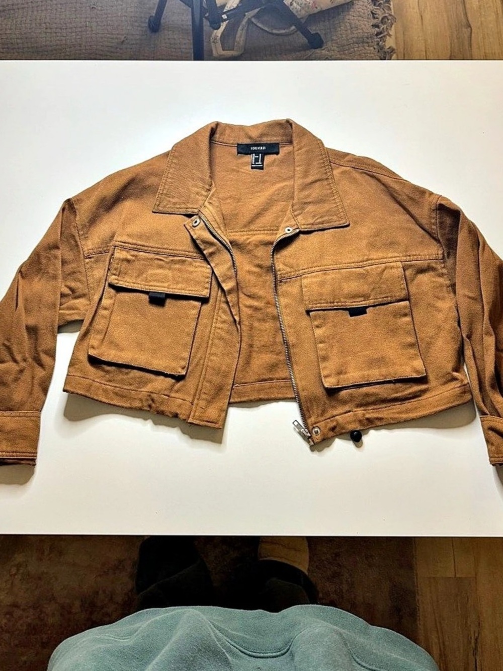 Forever 21 Utility Jacket Cropped in Brown Size Medium Like New